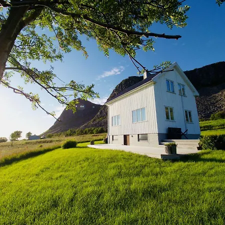 Holiday home Ramberg Lofoten *